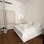 Swanky Residence, 4 Stars, Centre Apartamento