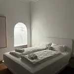 Swanky Residence, 4 Stars, Centre Apartamento