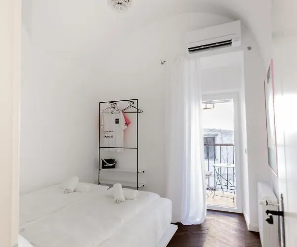 Swanky Residence, 4 Stars, Centre Appartamento *