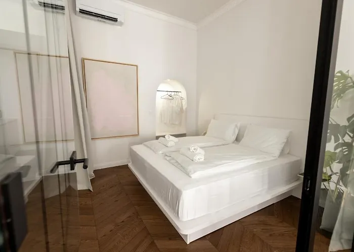 Swanky Residence, 4 Stars, Centre Appartamento