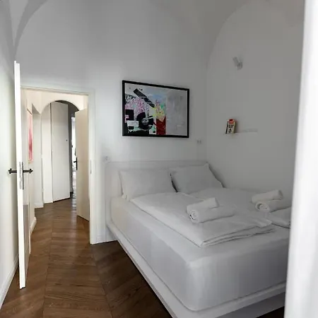 Swanky Residence, 4 Stars, Centre, Free Parking Laibach