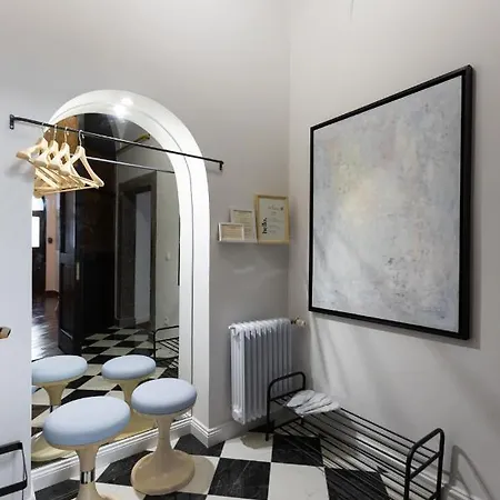 Lejlighed Swanky Residence, 4 Stars, Centre *